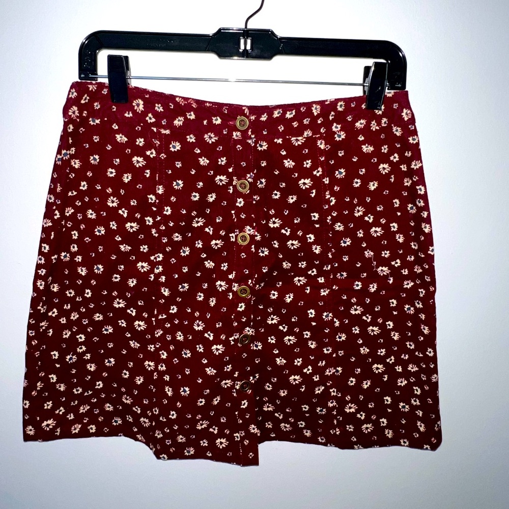 Super cute flying tomato corduroy skirt size L (it’s like a medium)